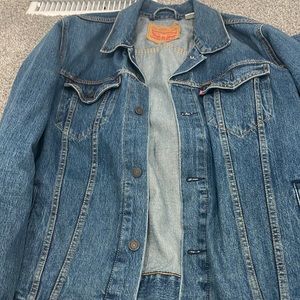 Levi’s mens classic jeans jacket